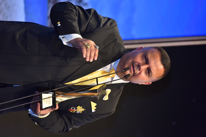 Orlando Carlo Calumeno : �Thank You God For My Spo�ler� Belgeseliyle  �Y�l�n En �yi Belgesel Filmi� Ödülünün Sahibi Oldu